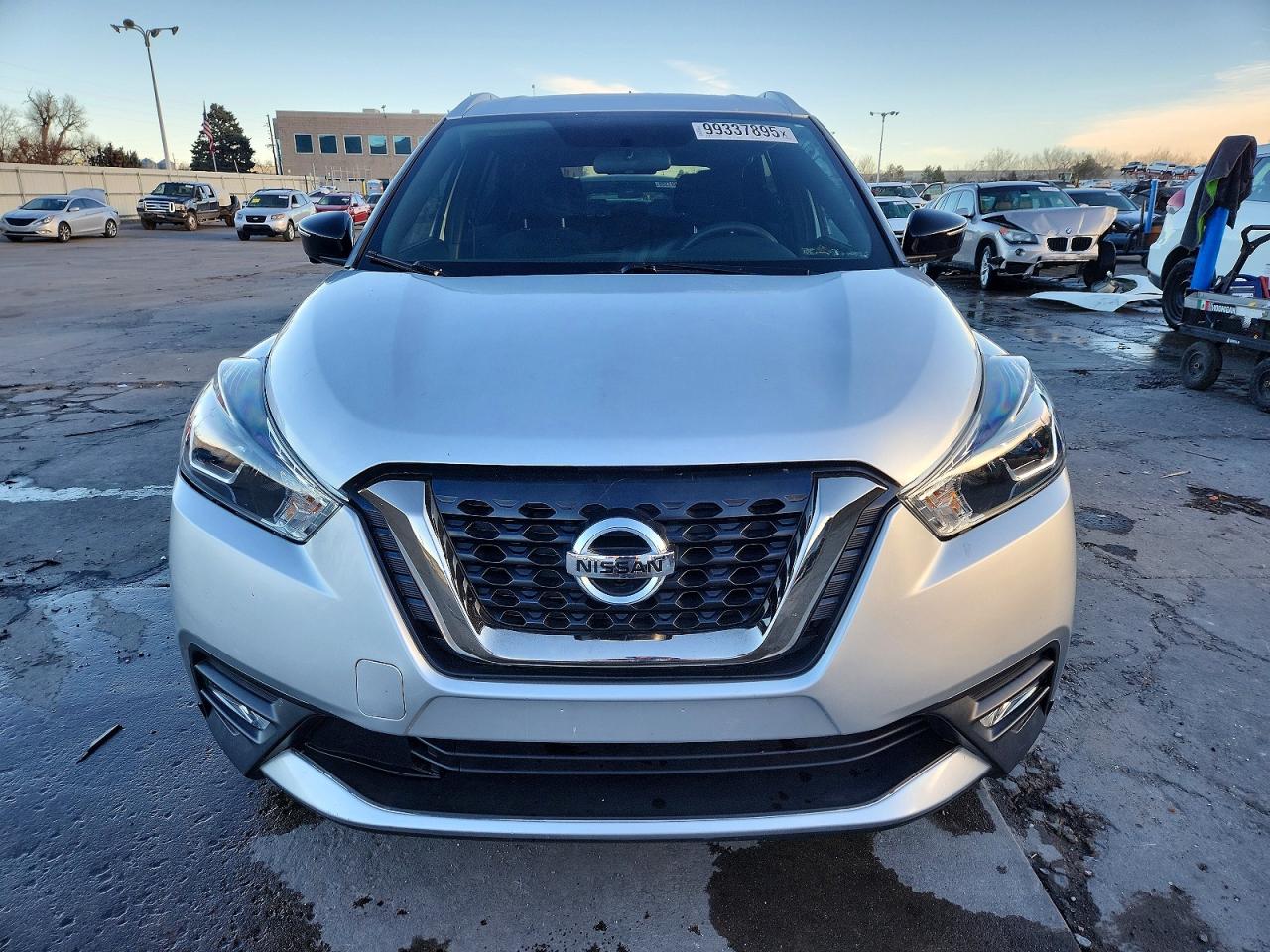 2019 NISSAN KICKS SR photo 9
