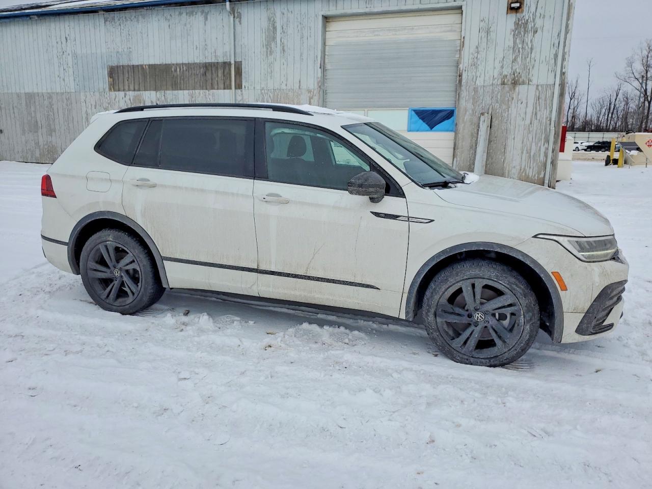 2024 VOLKSWAGEN TIGUAN SE R-LINE BLACK photo 4