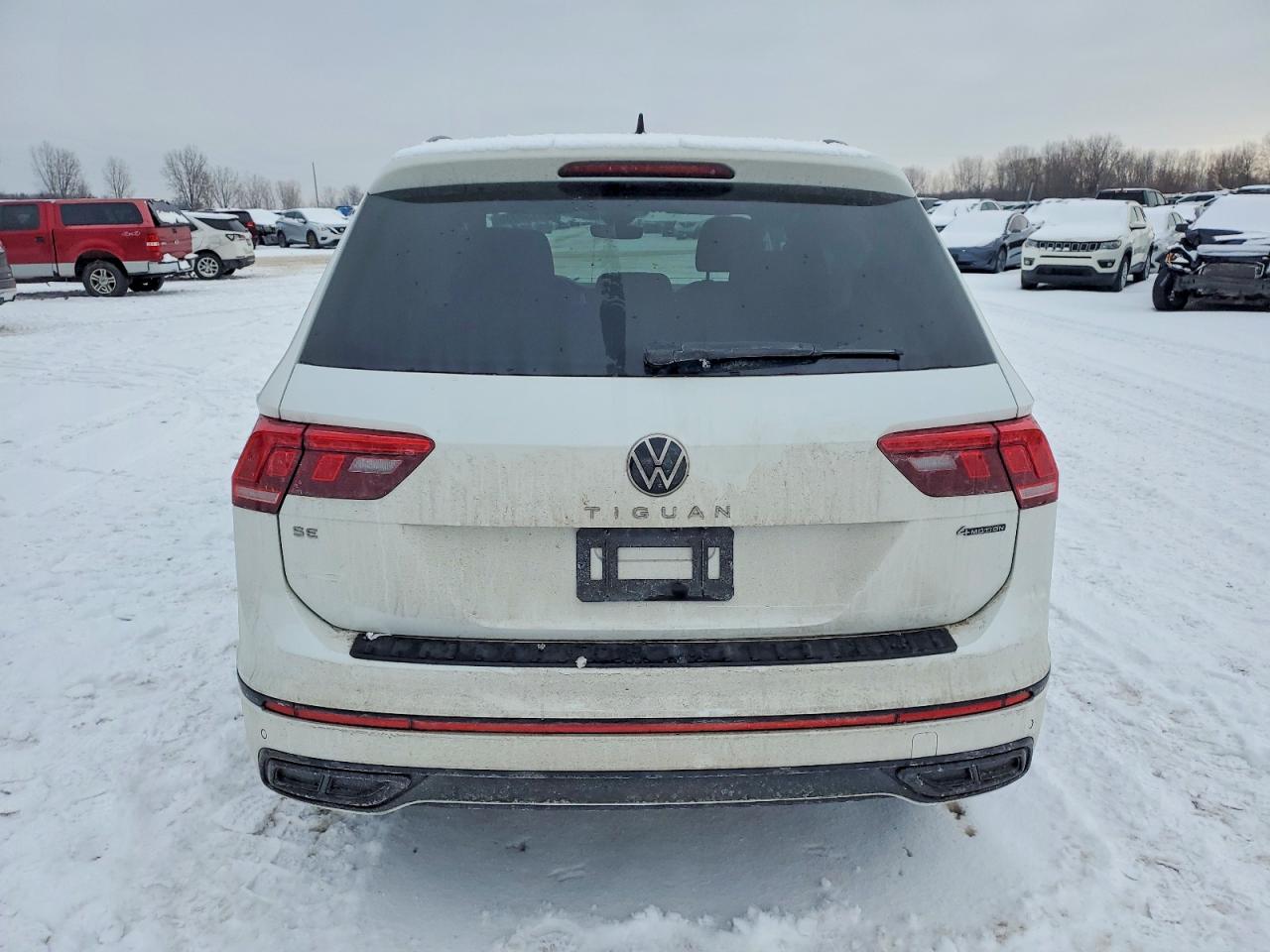 2024 VOLKSWAGEN TIGUAN SE R-LINE BLACK photo 6
