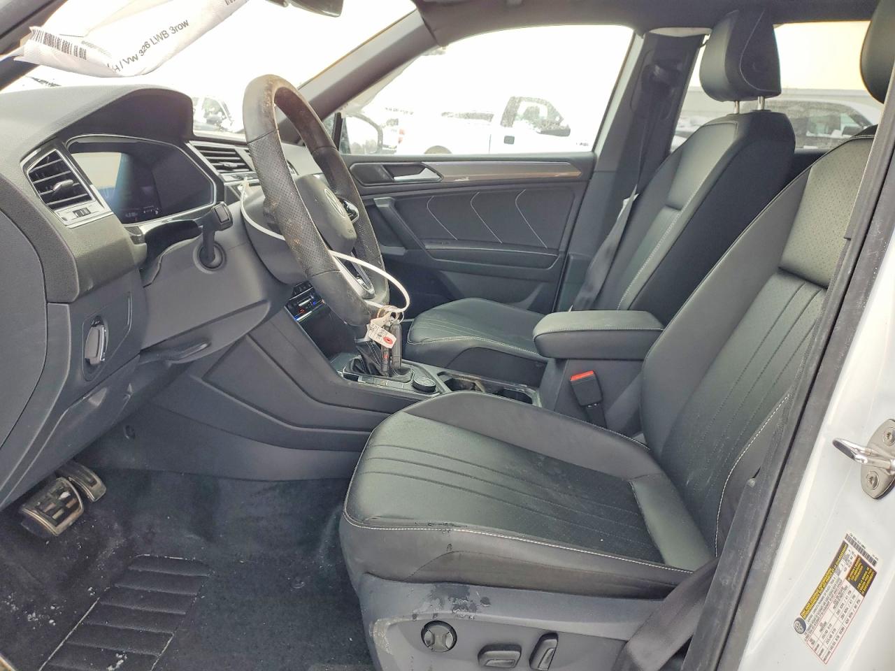 2024 VOLKSWAGEN TIGUAN SE R-LINE BLACK photo 7