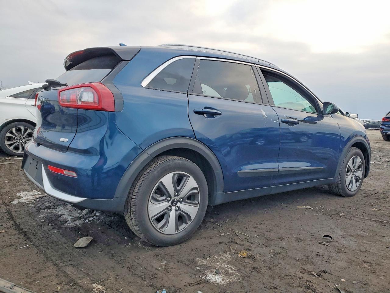 2017 KIA NIRO FE photo 3