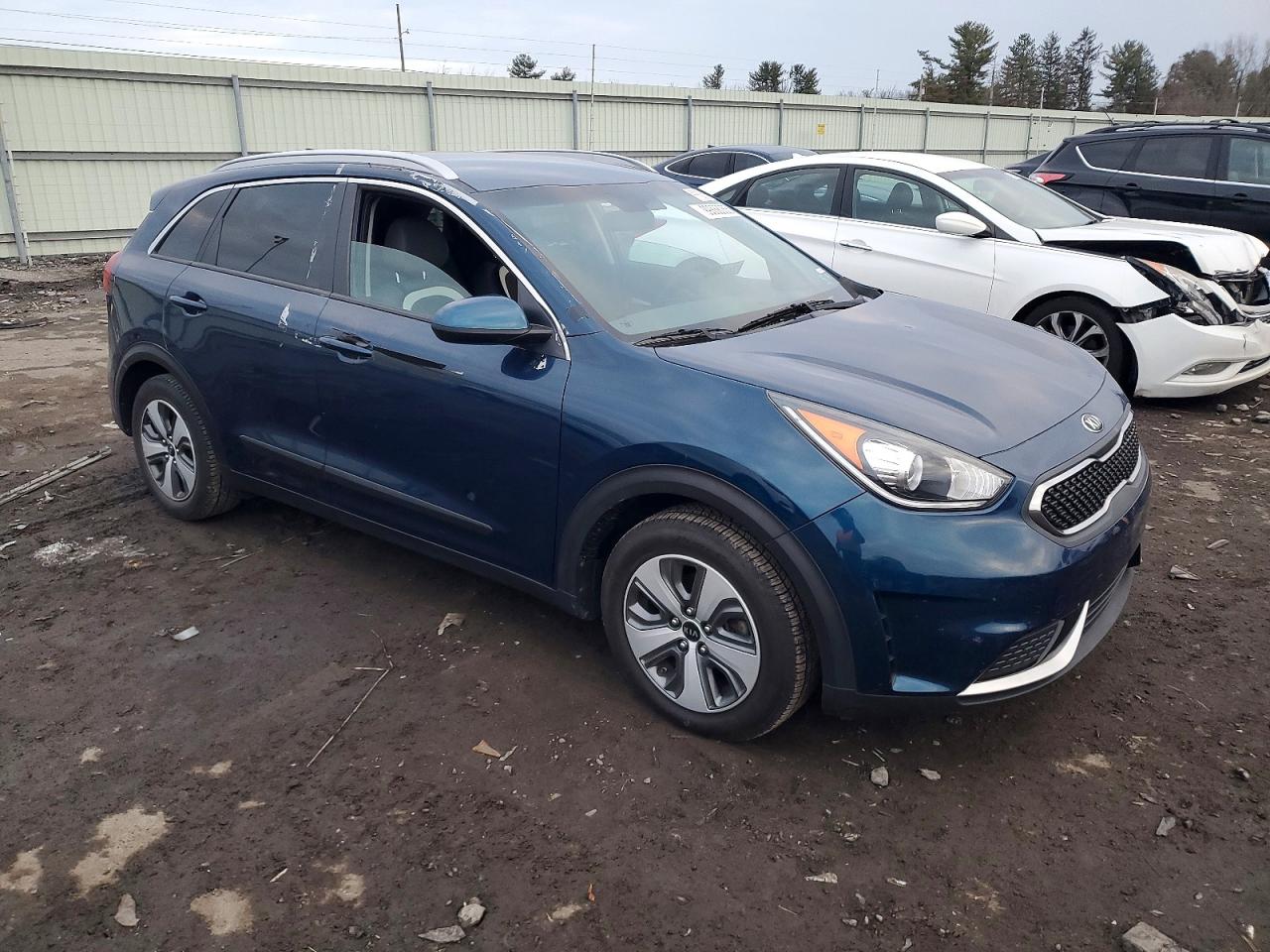 2017 KIA NIRO FE photo 4