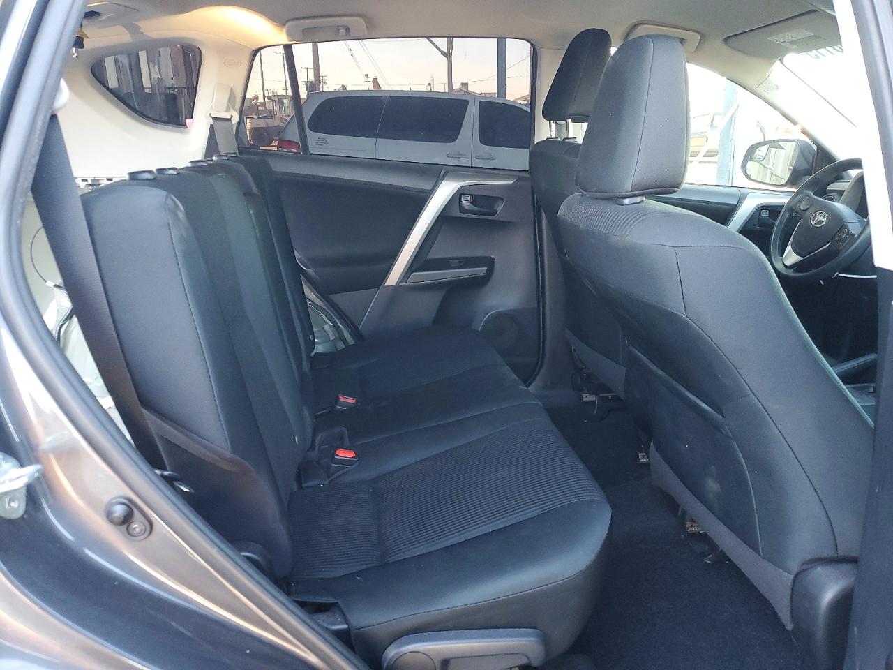 2018 TOYOTA RAV4 LE photo 11