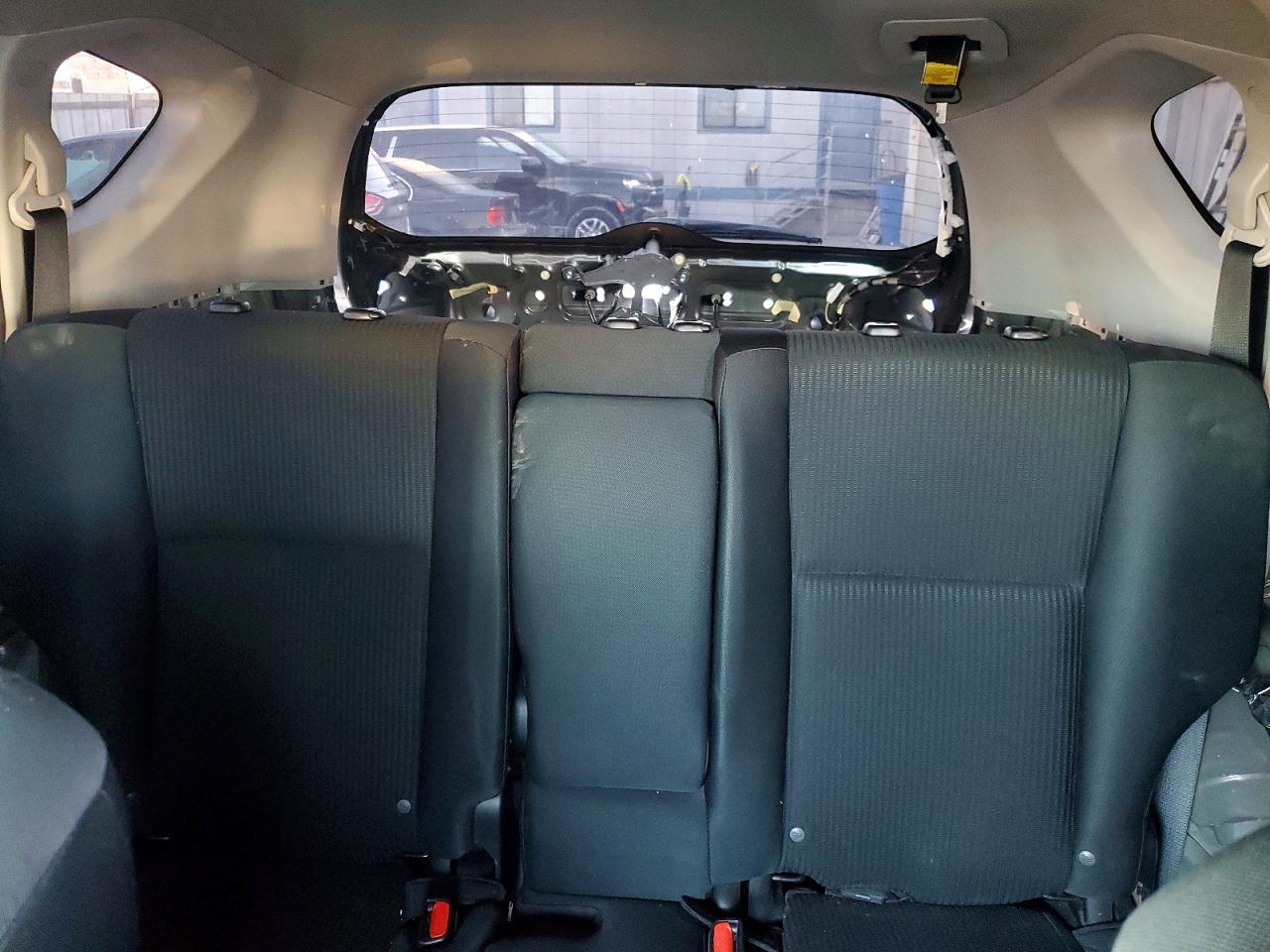 2018 TOYOTA RAV4 LE photo 10