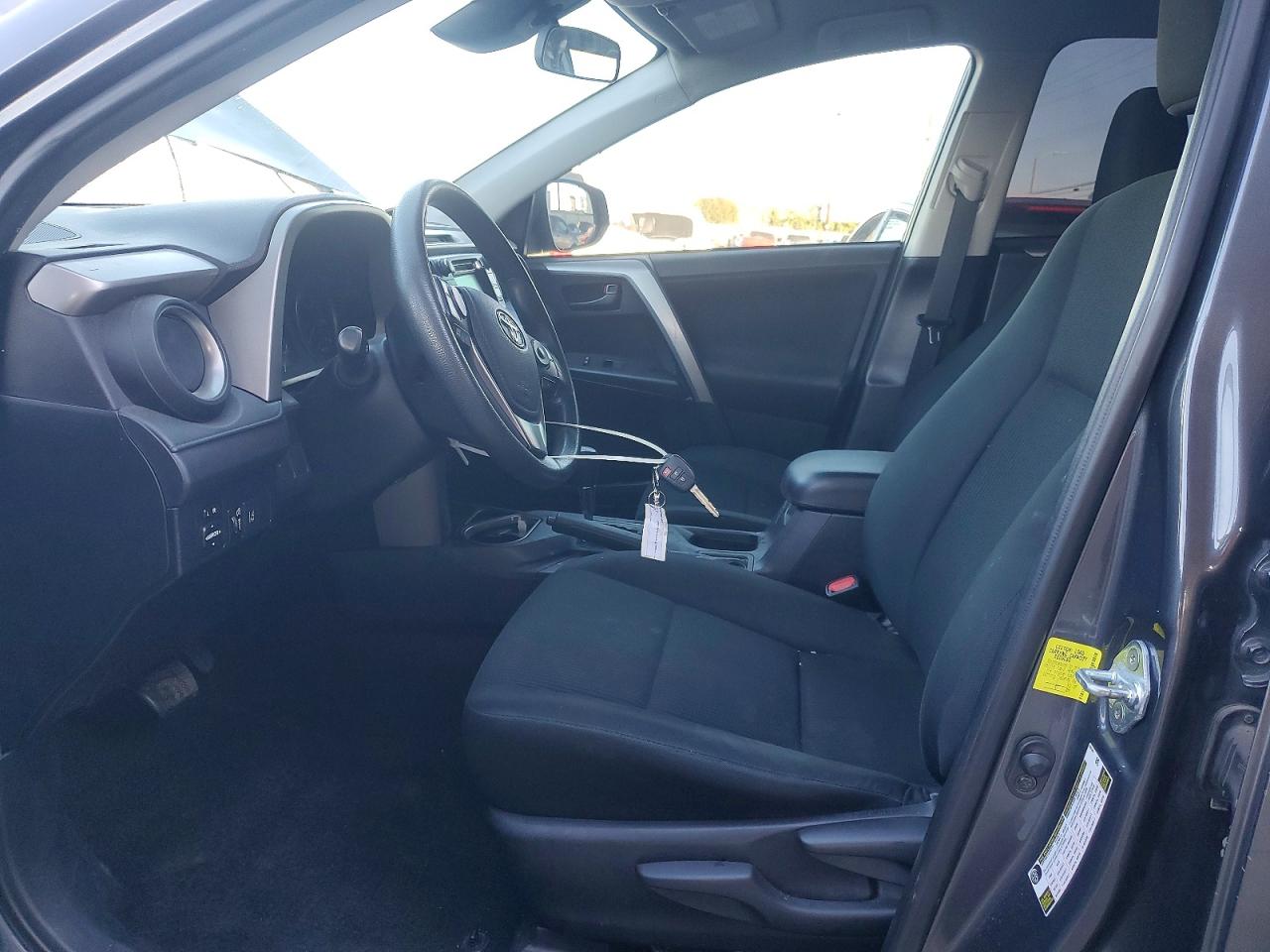 2018 TOYOTA RAV4 LE photo 7
