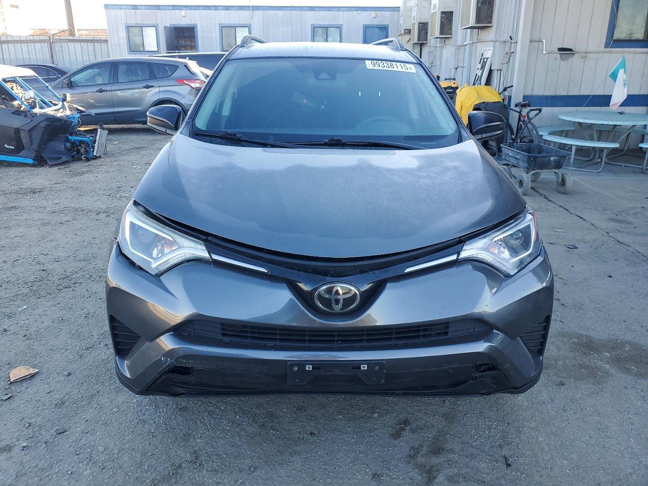 2018 TOYOTA RAV4 LE photo 5
