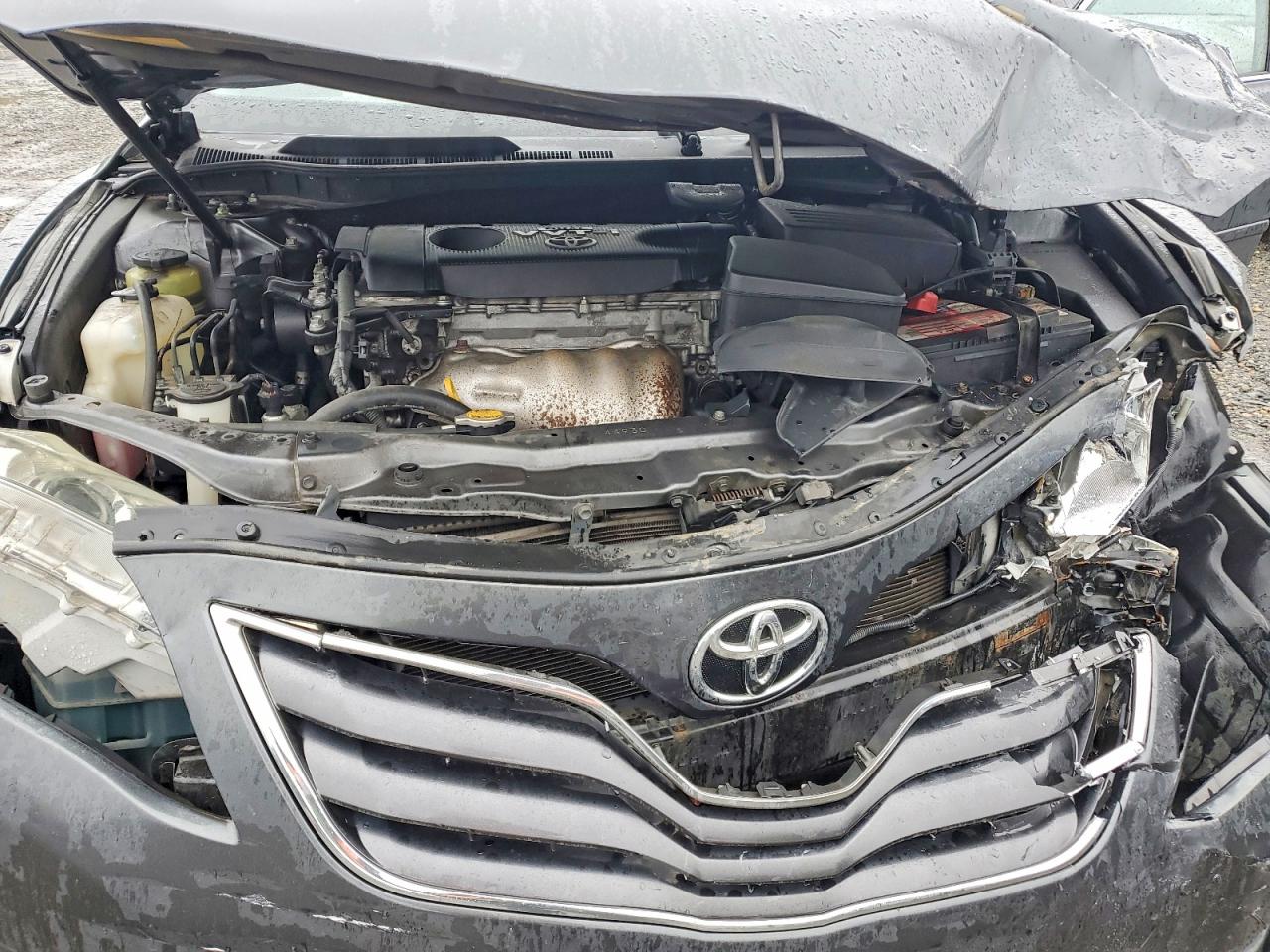 2010 TOYOTA CAMRY BASE photo 11
