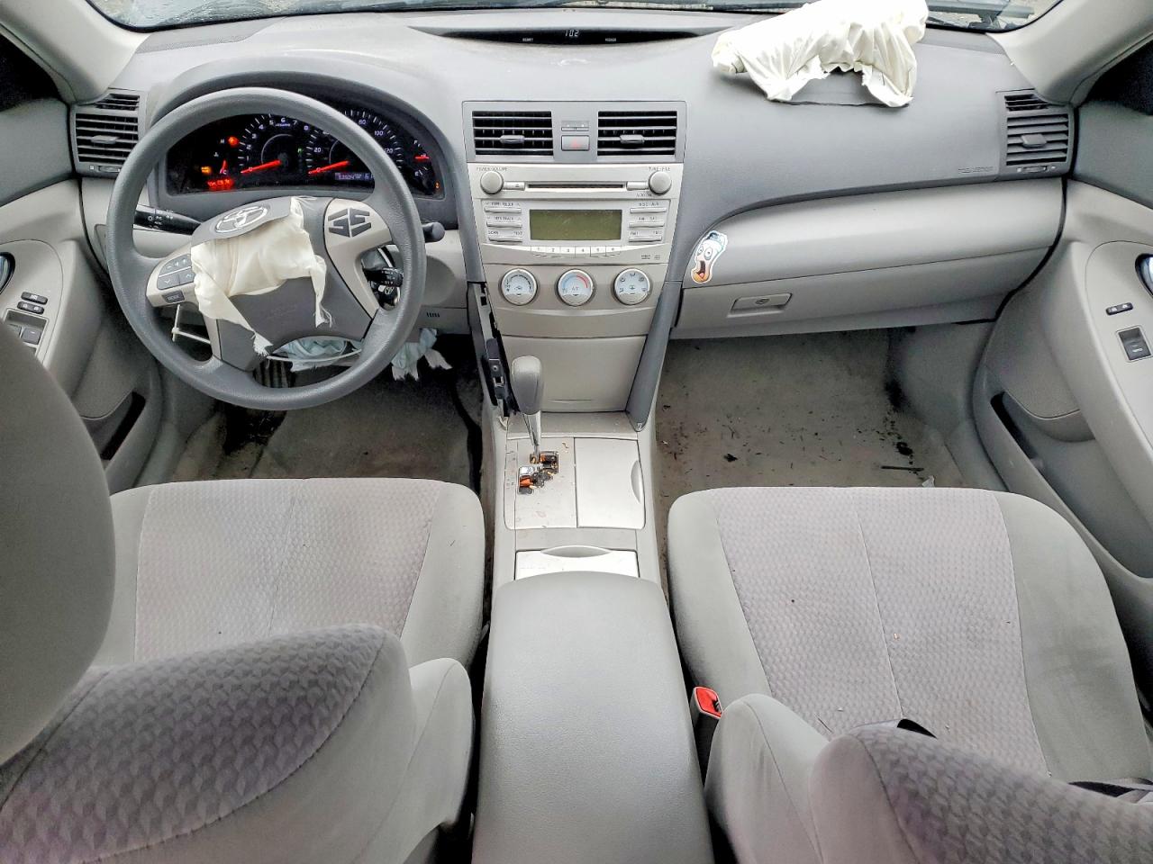 2010 TOYOTA CAMRY BASE photo 8