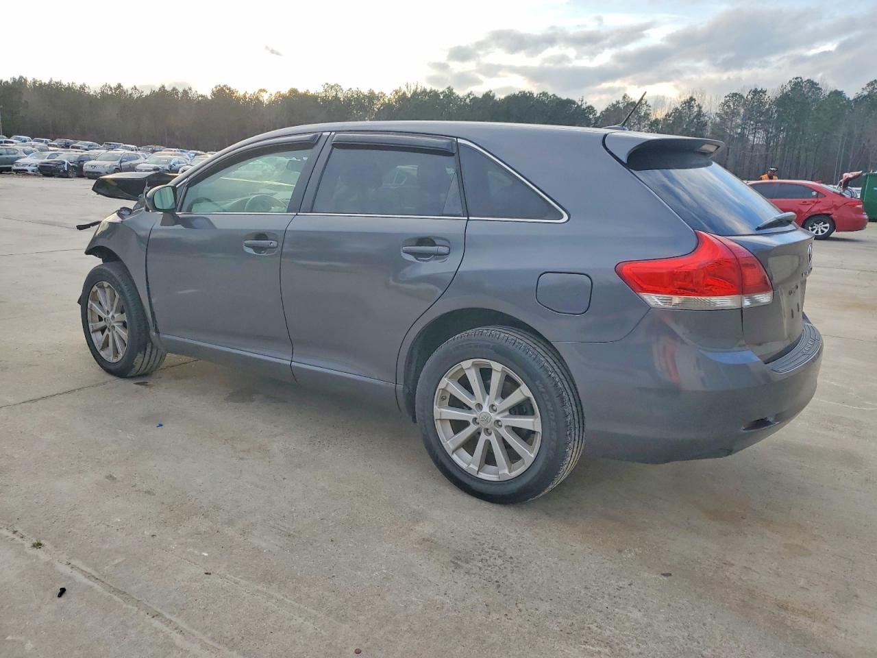 2010 TOYOTA VENZA photo 2