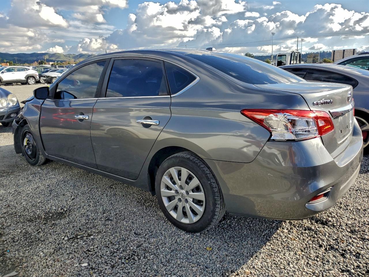 2016 NISSAN SENTRA S photo 2