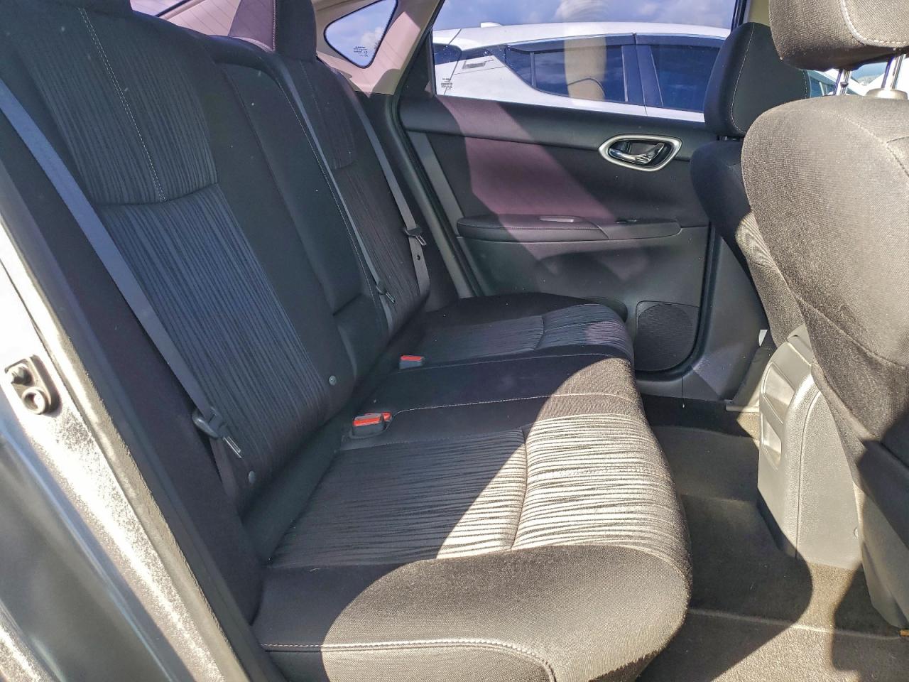 2016 NISSAN SENTRA S photo 10