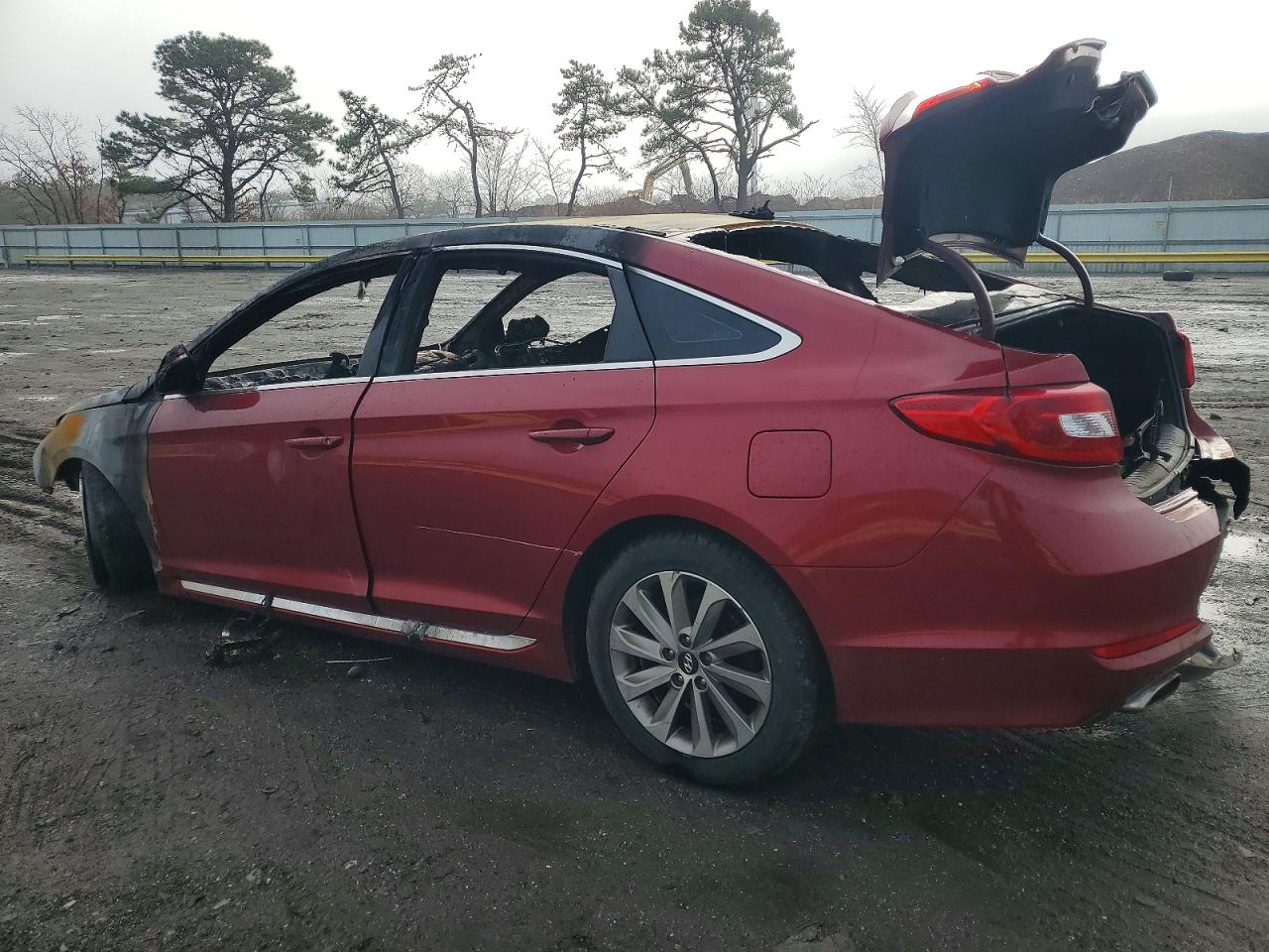 2015 HYUNDAI SONATA SPORT photo 2