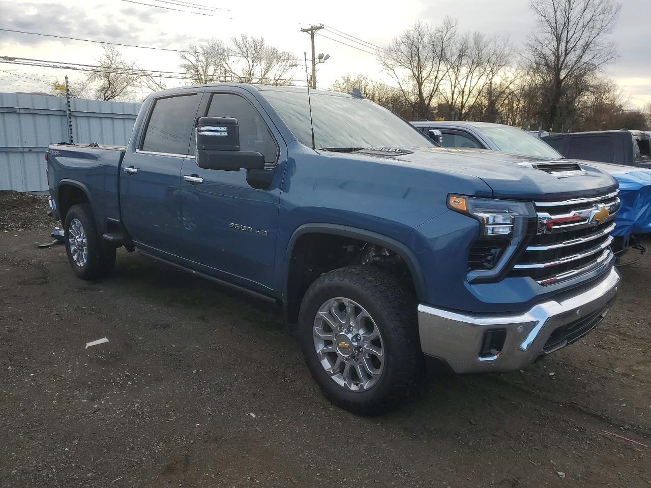 2024 CHEVROLET SILVERADO K2500 HEAVY DUTY LTZ photo 4