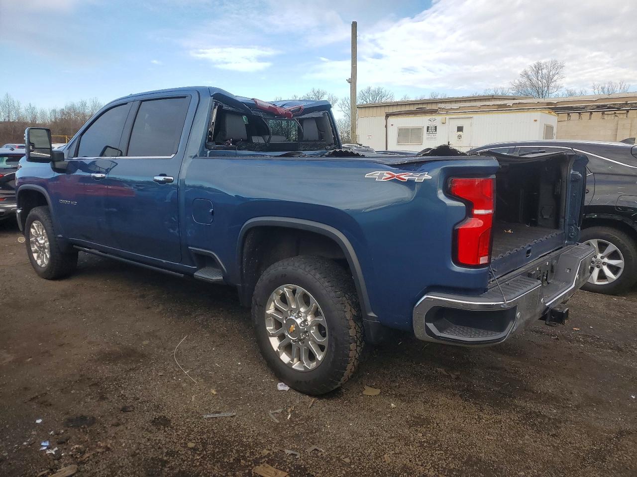 2024 CHEVROLET SILVERADO K2500 HEAVY DUTY LTZ photo 2