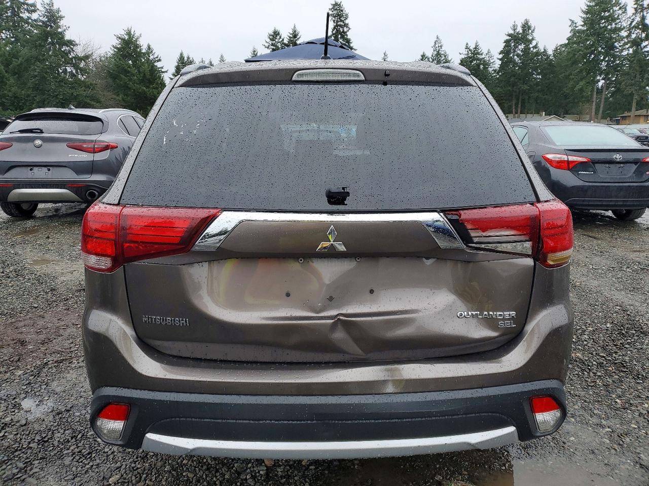 2016 MITSUBISHI OUTLANDER SE photo 6