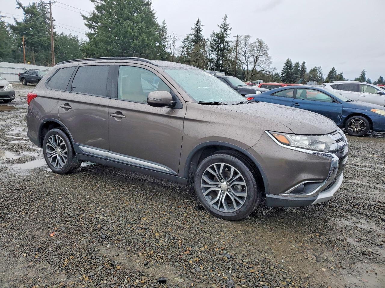 2016 MITSUBISHI OUTLANDER SE photo 4