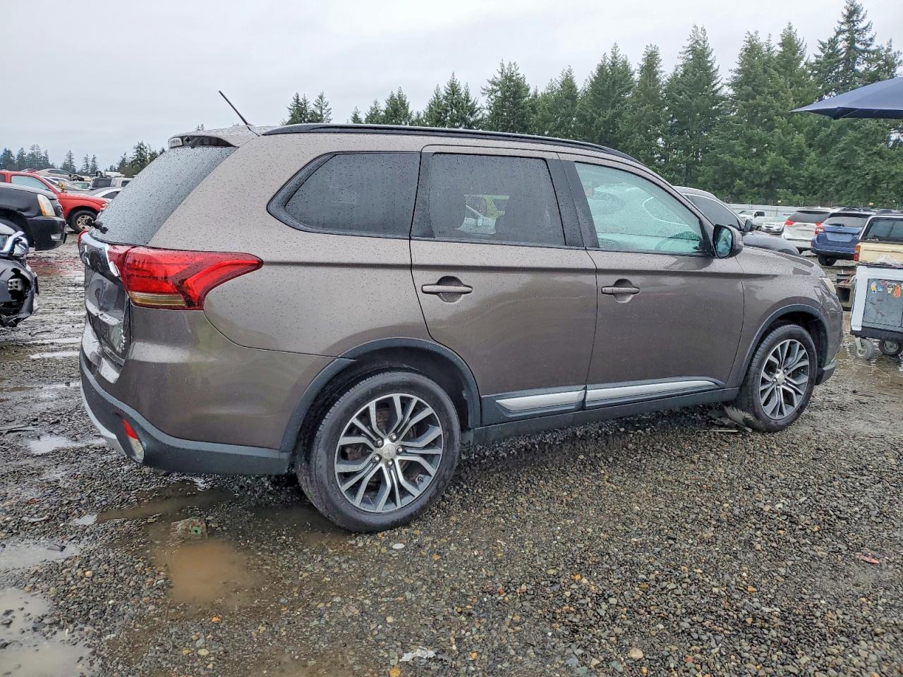2016 MITSUBISHI OUTLANDER SE photo 3