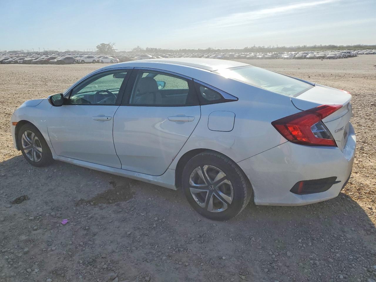 2017 HONDA CIVIC LX photo 3