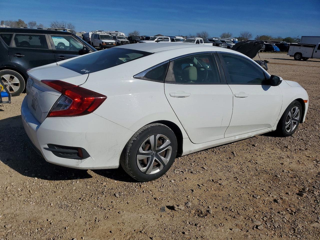 2017 HONDA CIVIC LX photo 5