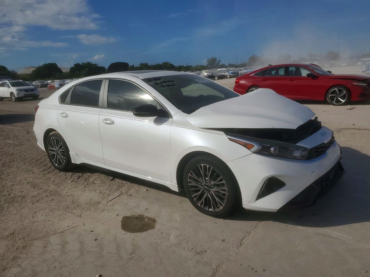 2023 KIA FORTE GT LINE photo 7