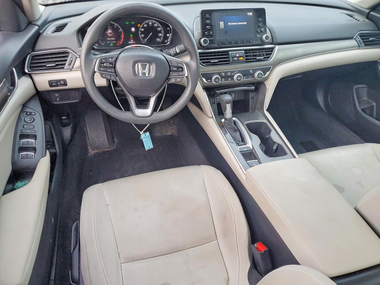 2018 HONDA ACCORD LX photo 8