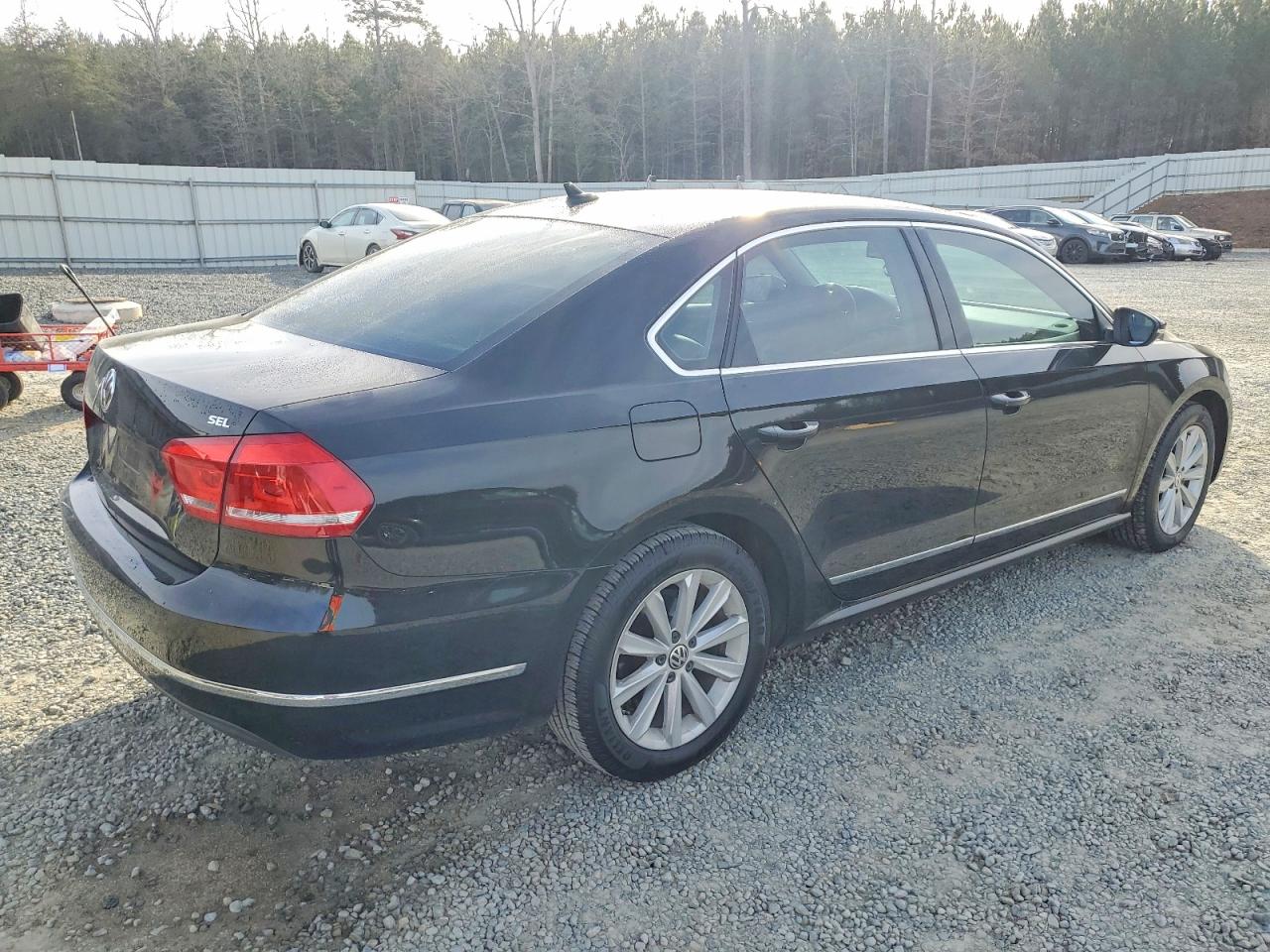 2012 VOLKSWAGEN PASSAT SEL photo 3