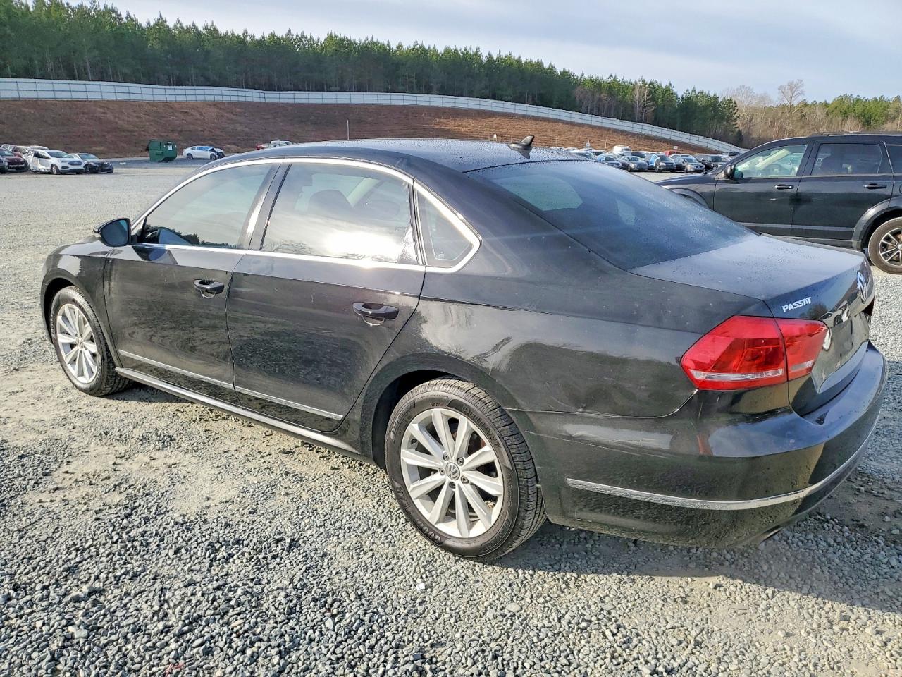 2012 VOLKSWAGEN PASSAT SEL photo 2