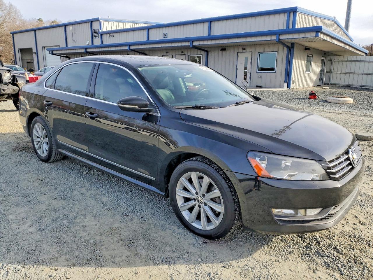 2012 VOLKSWAGEN PASSAT SEL photo 4