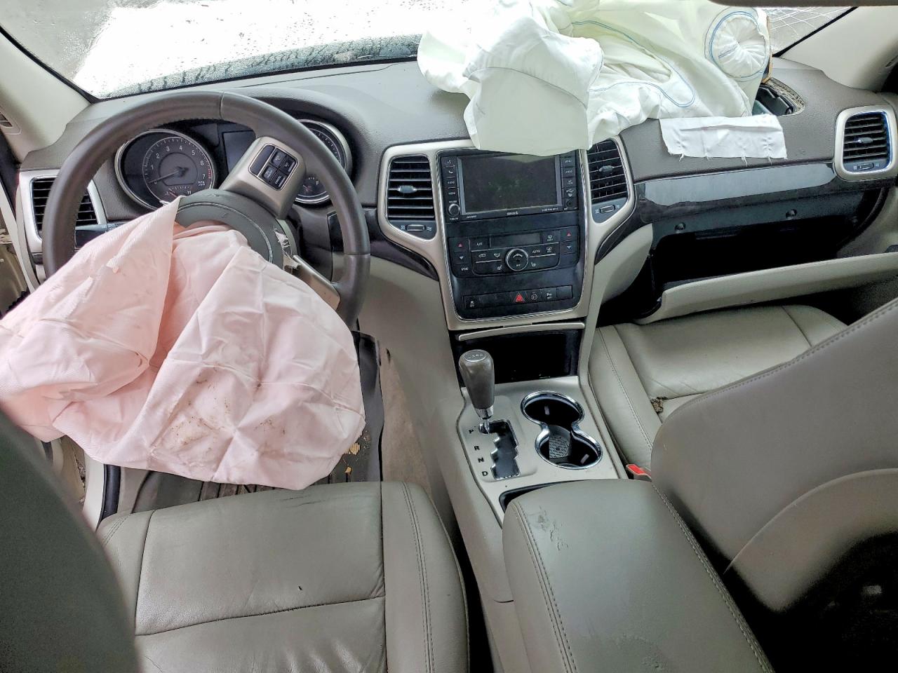 2012 JEEP GRAND CHEROKEE LAREDO photo 8