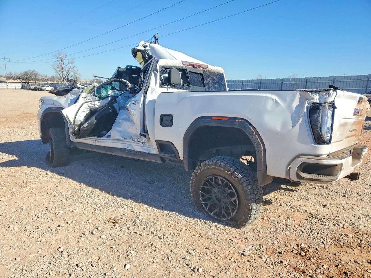 2021 GMC SIERRA K2500 AT4 photo 2