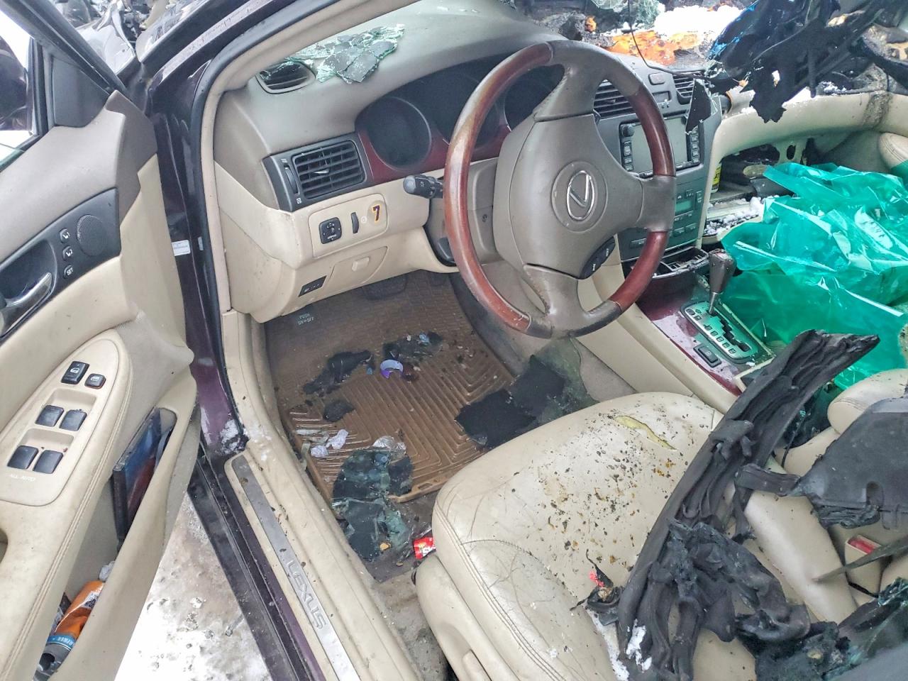 2002 LEXUS ES 300 photo 8