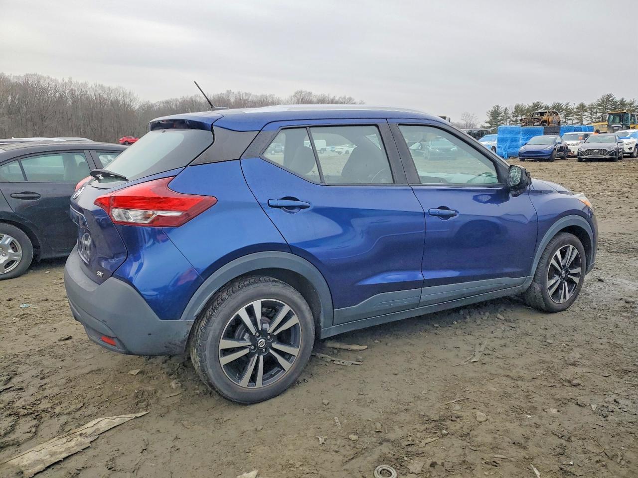 2019 NISSAN KICKS S photo 3