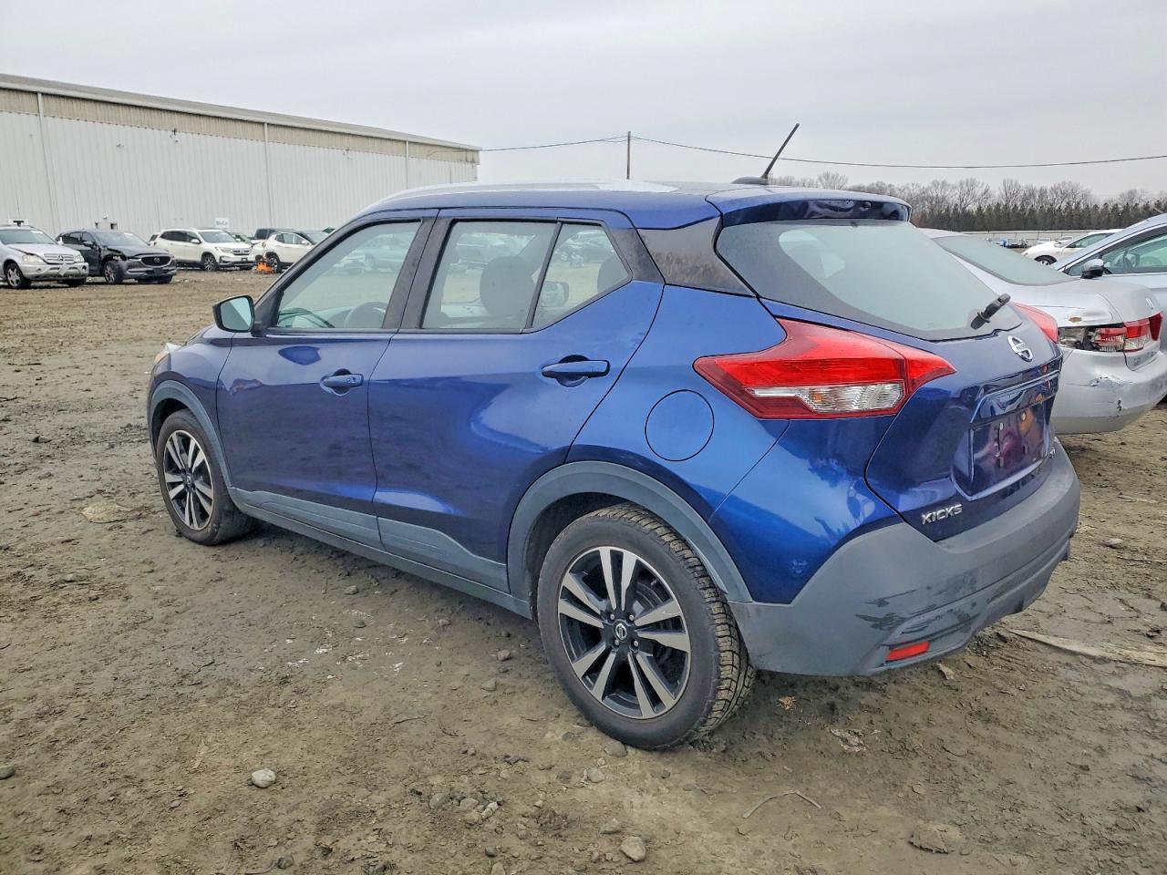 2019 NISSAN KICKS S photo 2