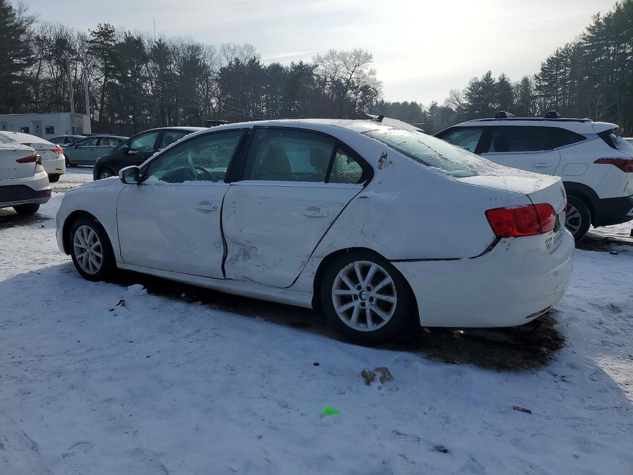 2013 VOLKSWAGEN JETTA SE photo 2