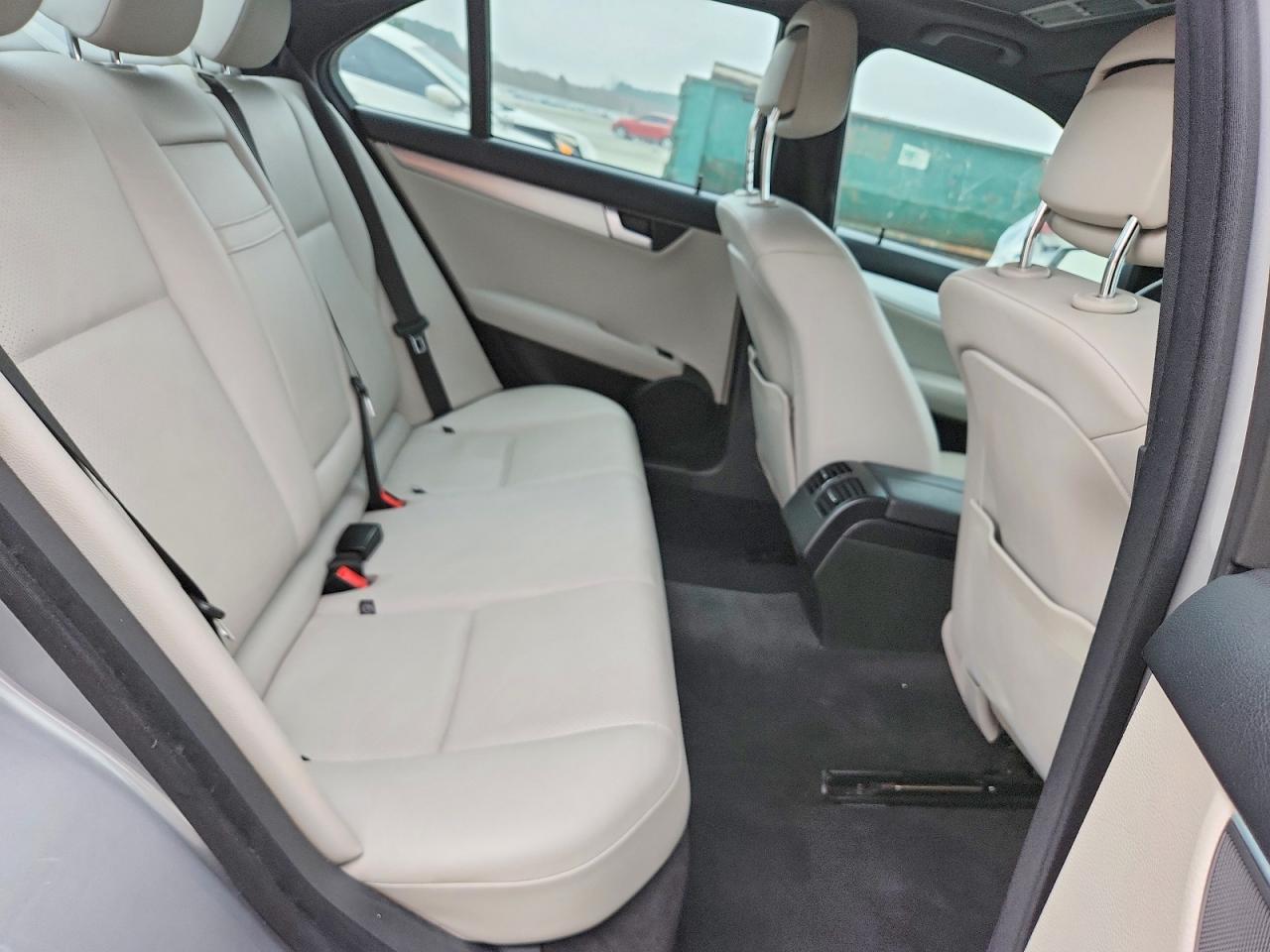 2014 MERCEDES-BENZ C 250 photo 10
