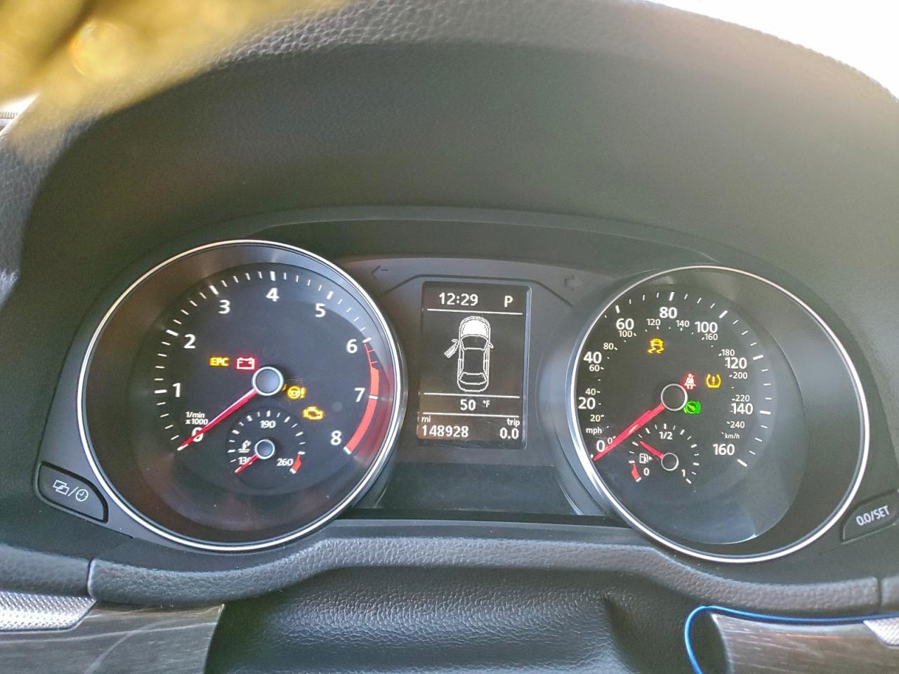 2018 VOLKSWAGEN PASSAT SE photo 9