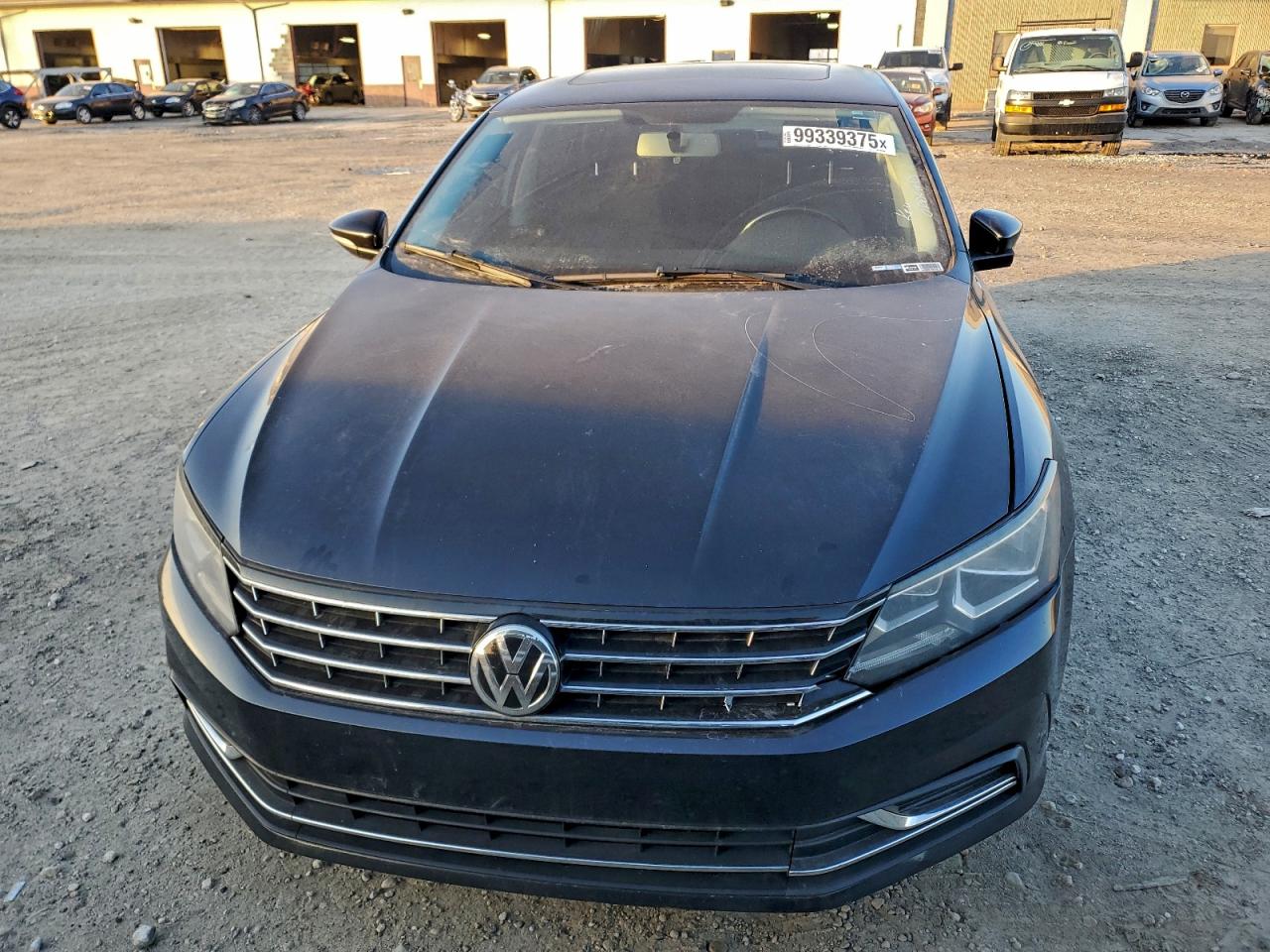 2018 VOLKSWAGEN PASSAT SE photo 5