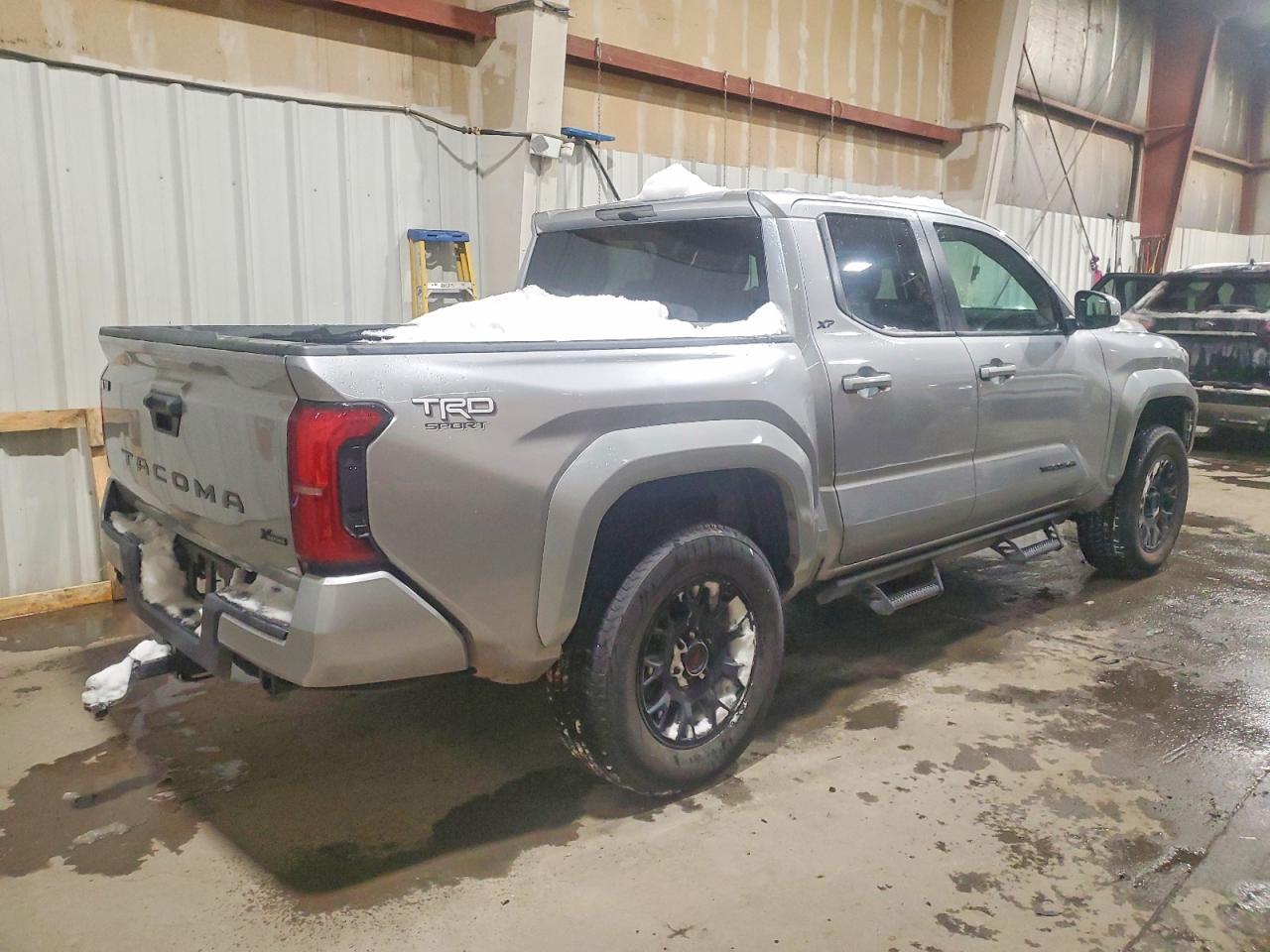 2024 TOYOTA TACOMA DOUBLE CAB photo 3