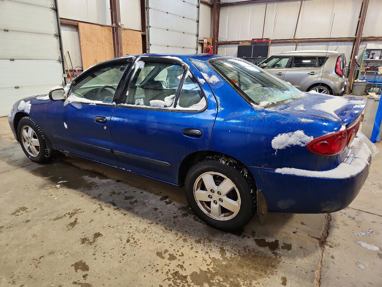 2004 CHEVROLET CAVALIER photo 2