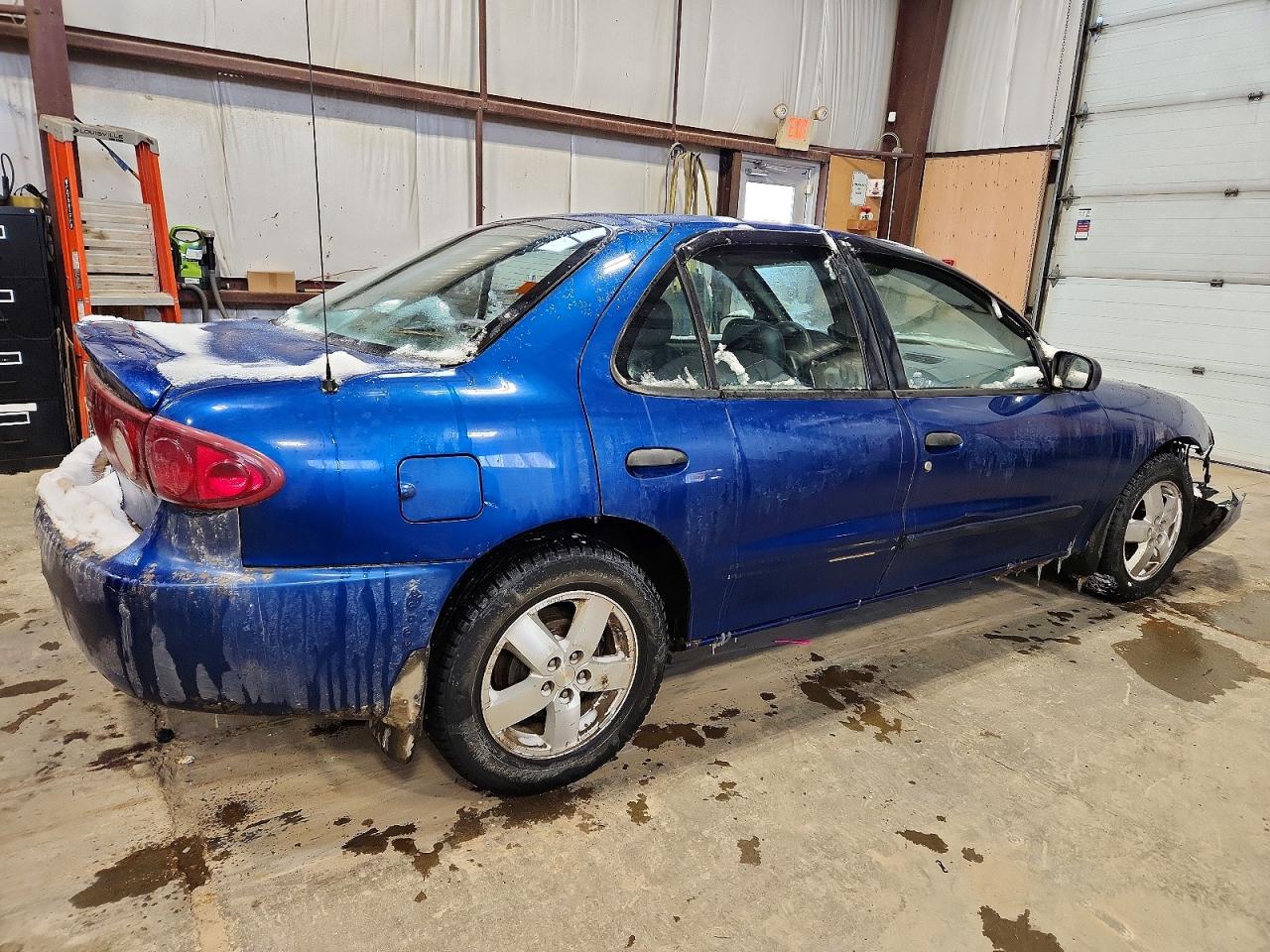 2004 CHEVROLET CAVALIER photo 3