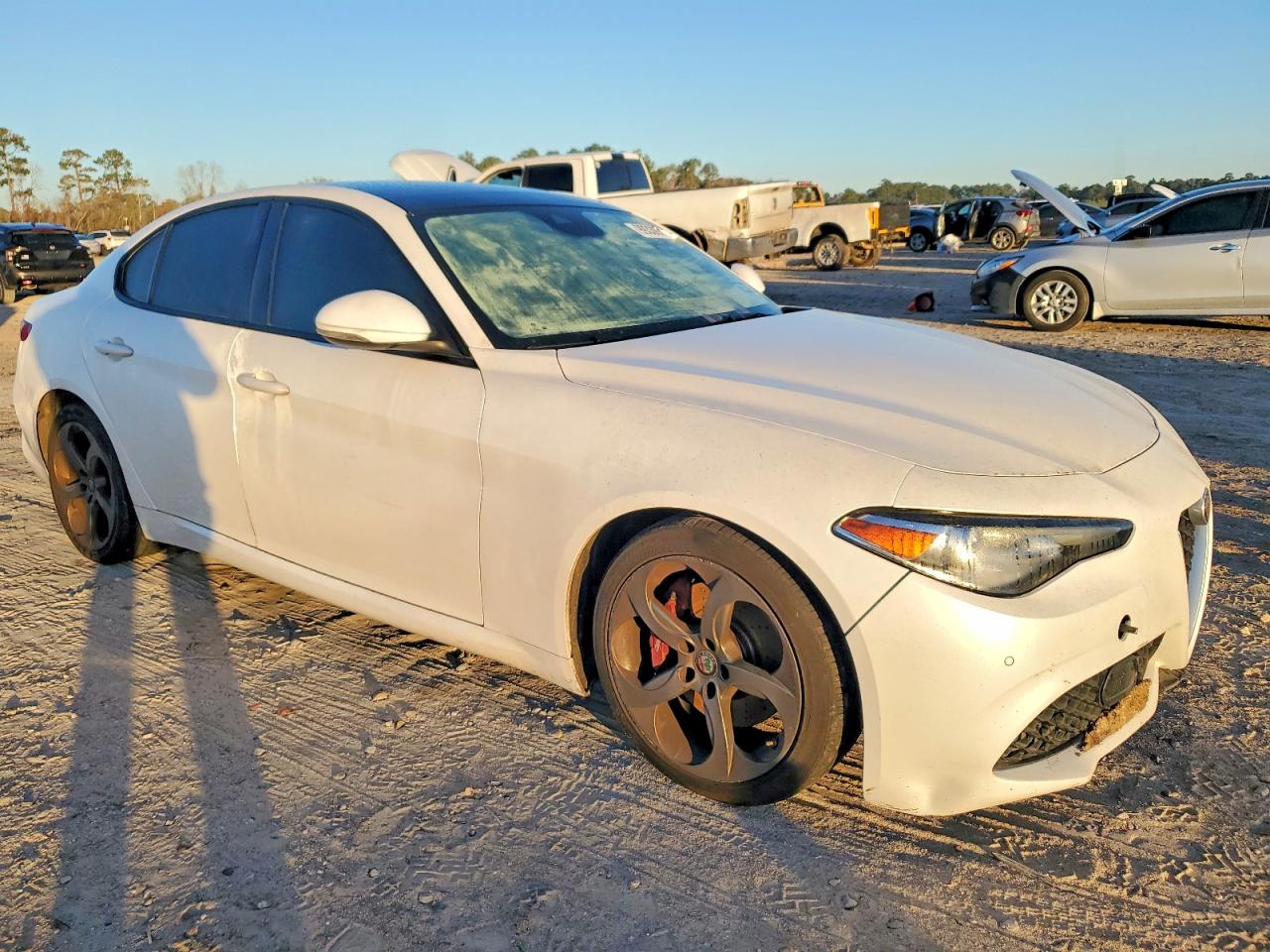 2017 ALFA ROMEO GIULIA TI photo 4