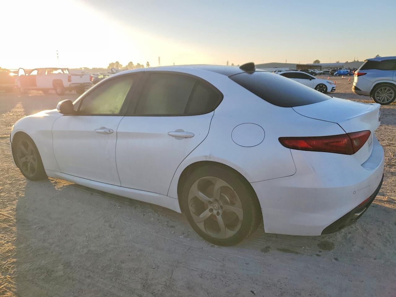 2017 ALFA ROMEO GIULIA TI photo 2