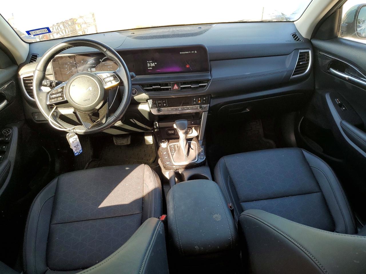 2025 KIA SELTOS EX photo 8