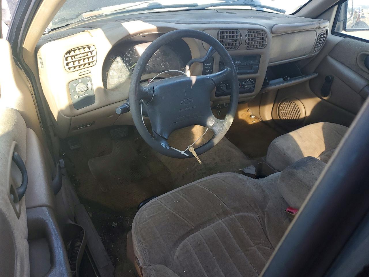 1998 CHEVROLET S TRUCK S10 photo 8