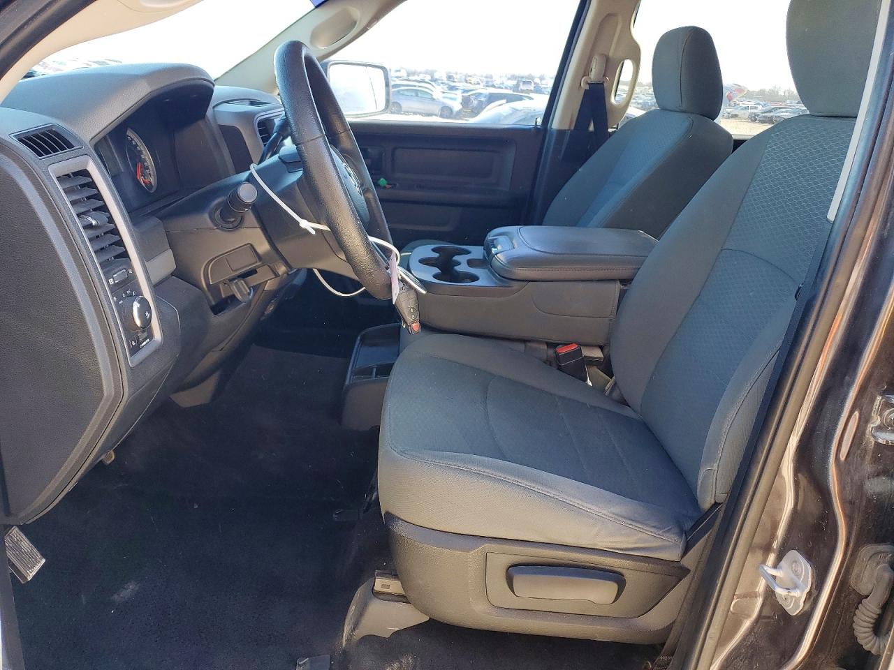 2014 RAM 1500 ST photo 7