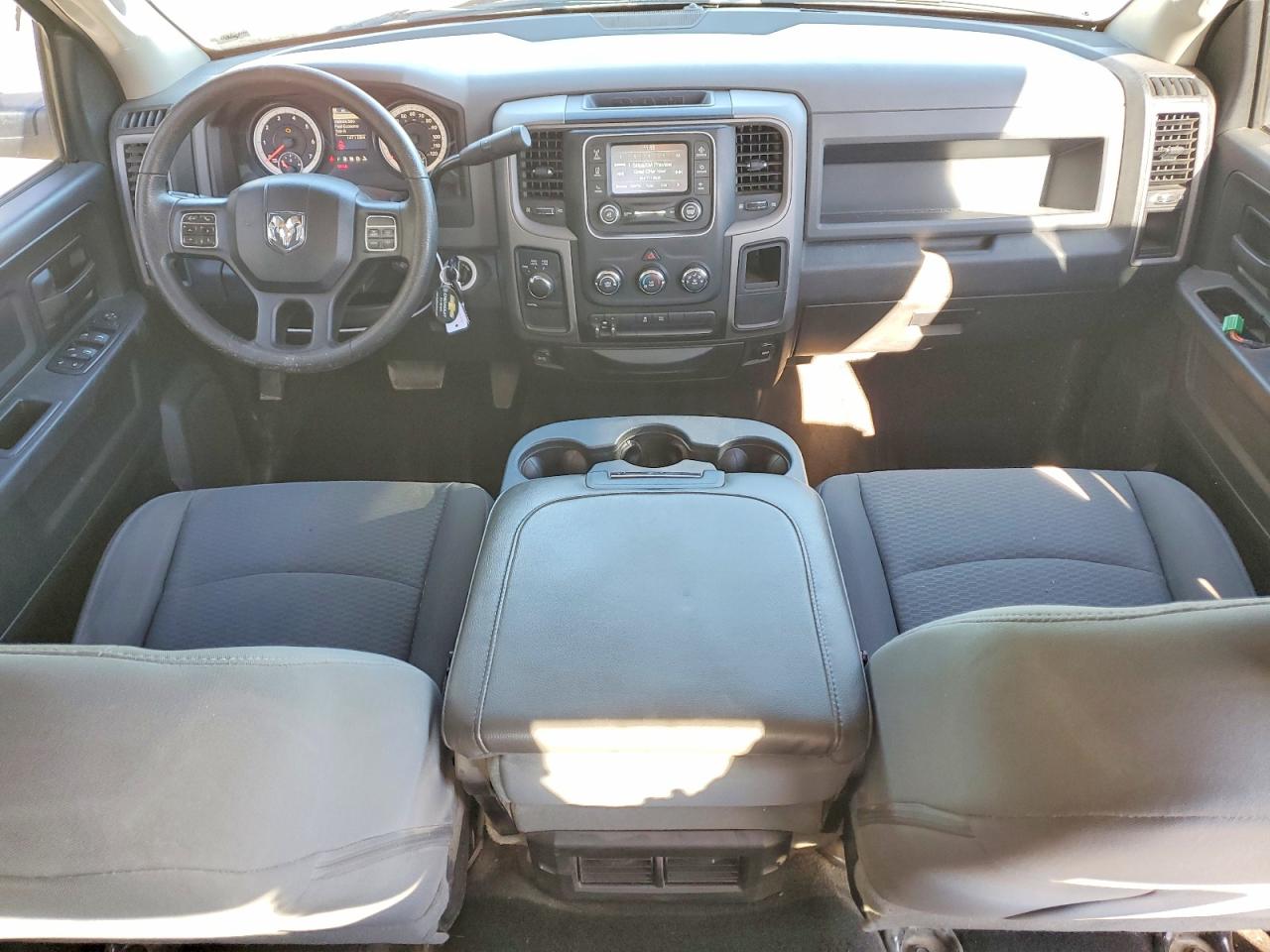 2014 RAM 1500 ST photo 8