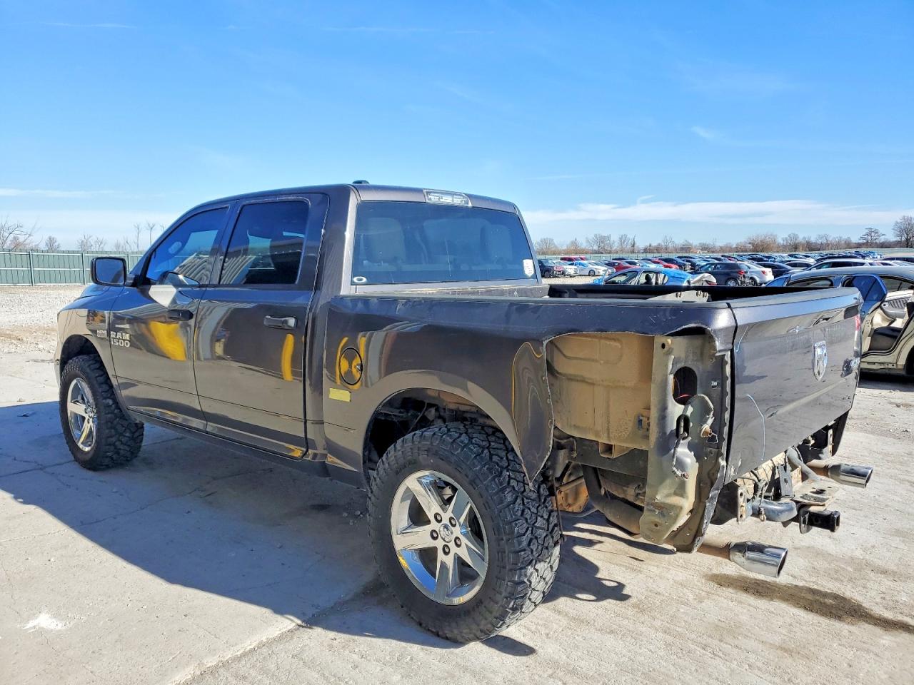 2014 RAM 1500 ST photo 2
