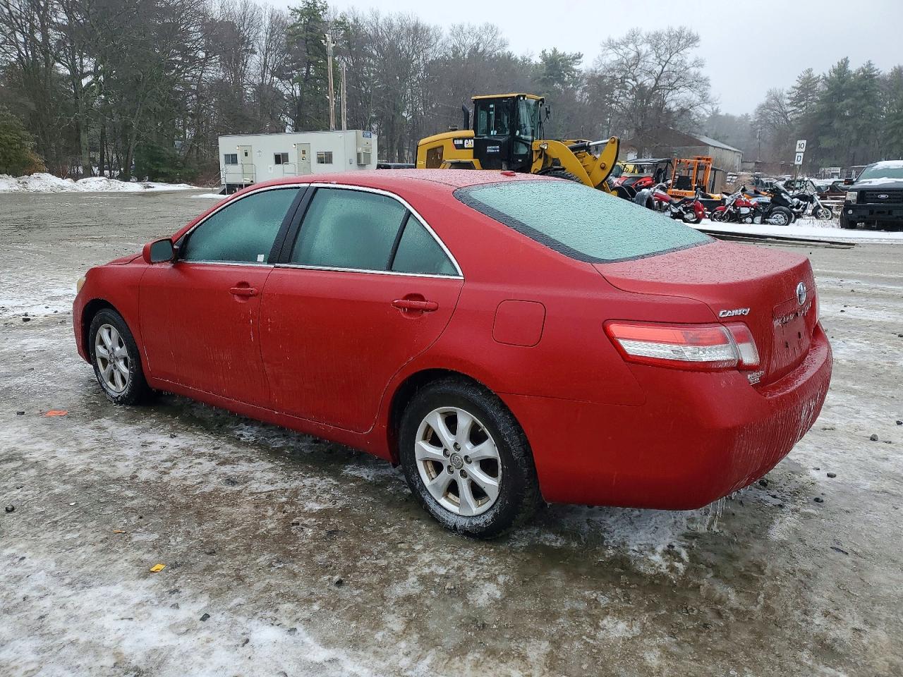 2011 TOYOTA CAMRY BASE photo 2