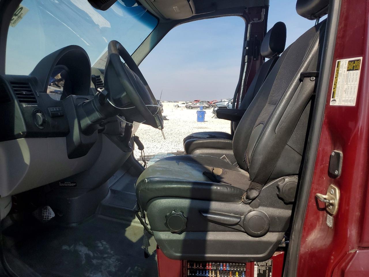 2015 MERCEDES-BENZ SPRINTER 2500 photo 13