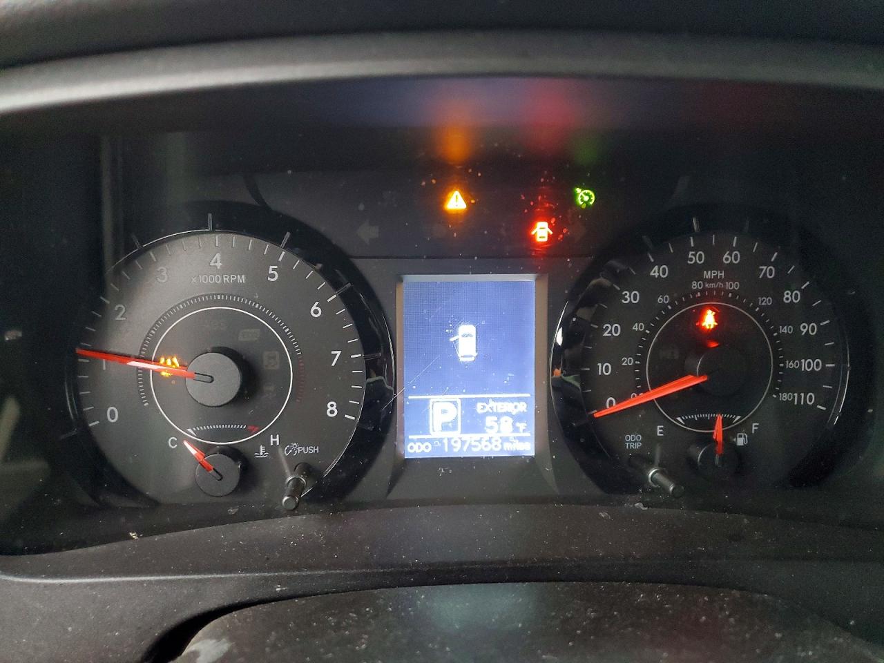2017 TOYOTA SIENNA LE photo 9